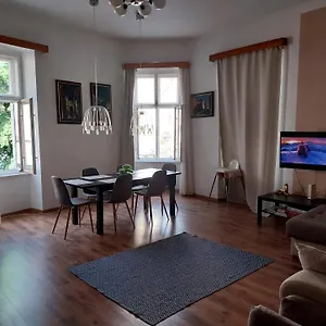 https://belvarosi-apartman-eger.egerhotels.net