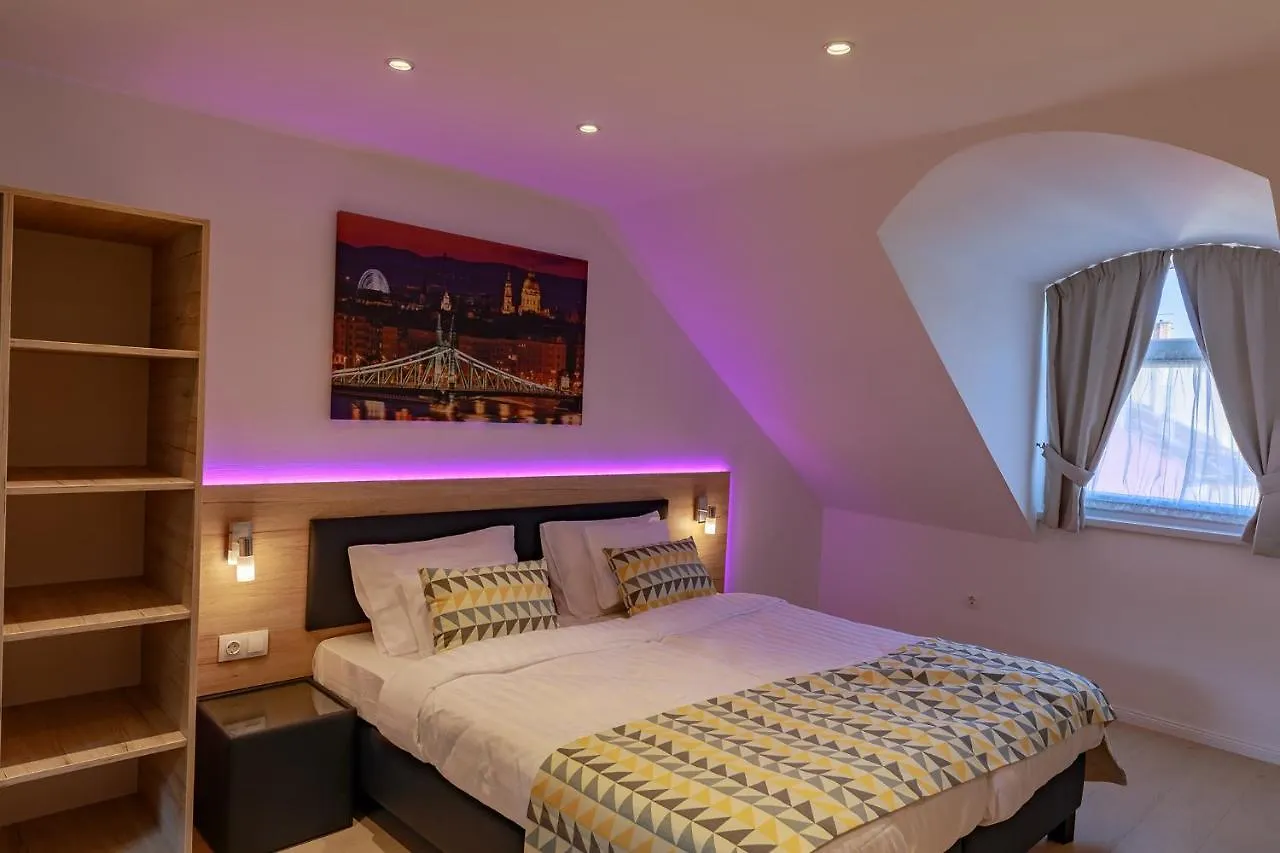 Christina Residence Budapest 3*,