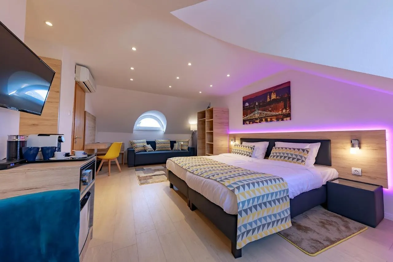 Christina Residence Budapest 3*,